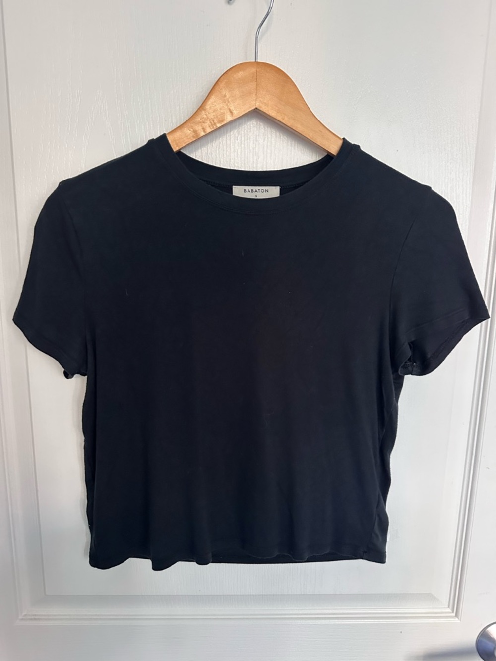 Babaton Black Cropped Crewneck Short Sleeve Tee